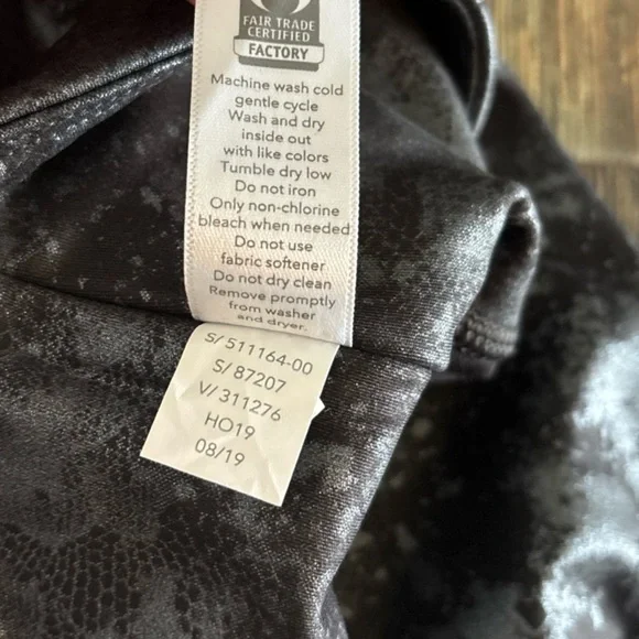 Athleta Elation Misty Lace Tight Legging Med Ultra High Rise Black Gray Metallic - Picture 3 of 12